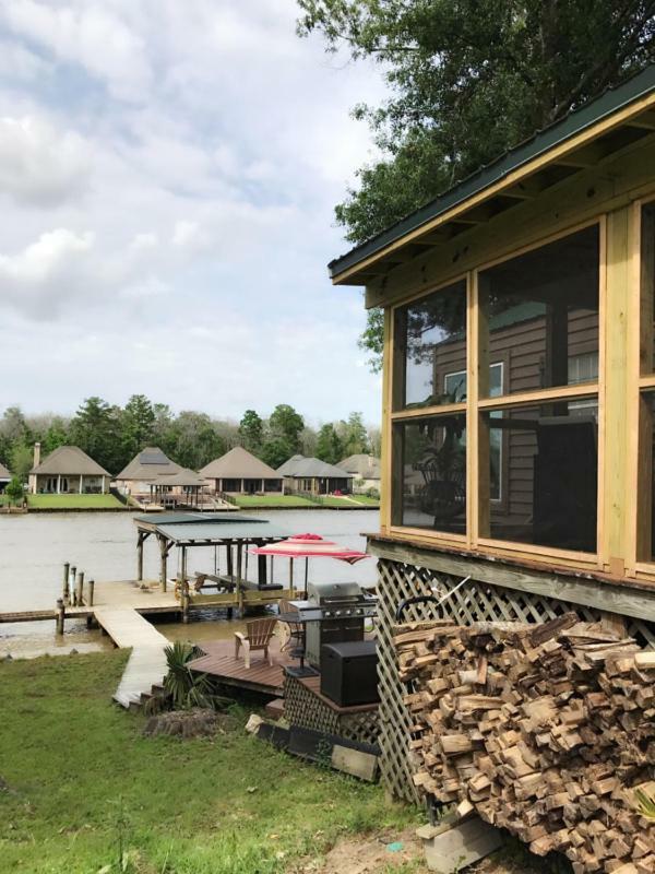 Cozy Cabin On The Bayou Maurepas Eksteriør bilde